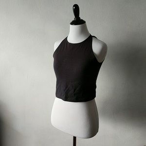 Aritiza black crop top